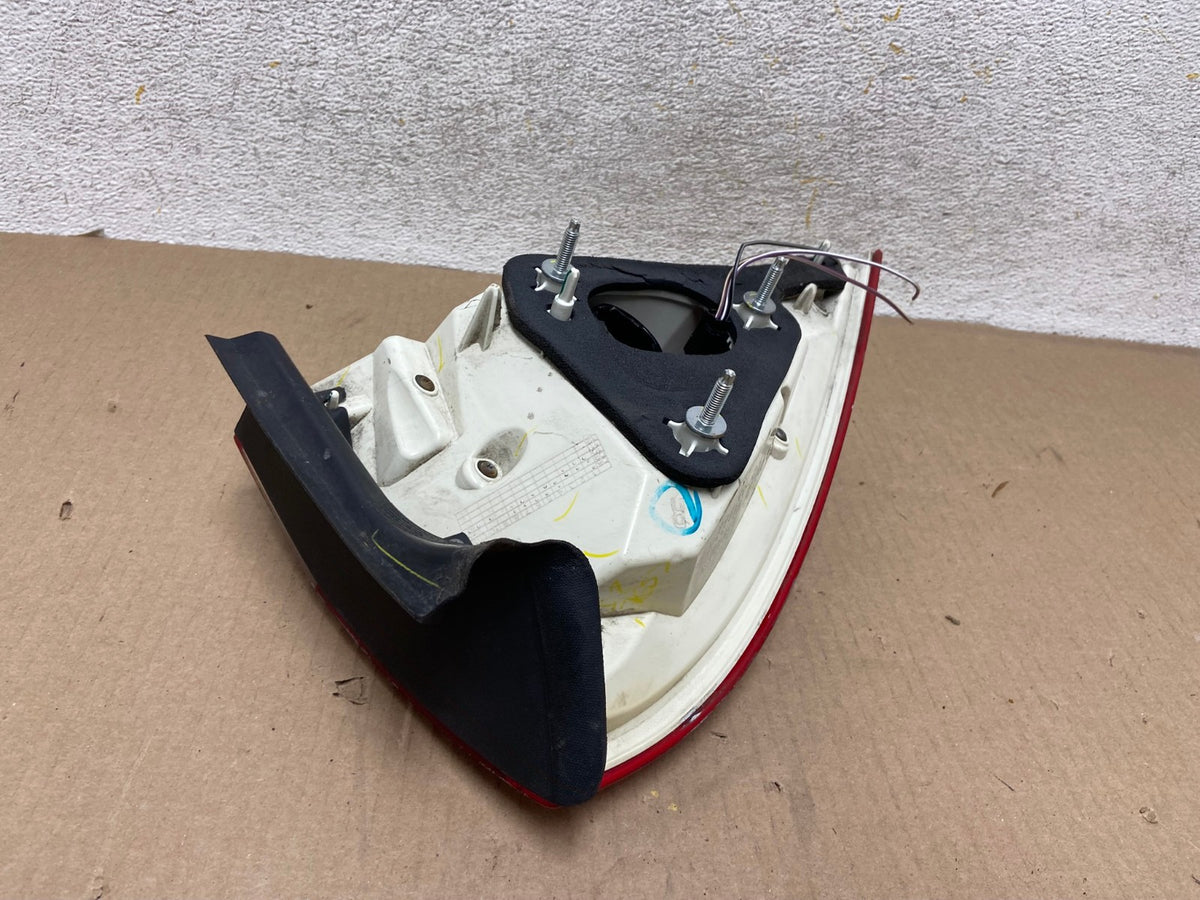 2010-211 Mercury Milan Right Passenger RH Side Tail Light AH5719 LK4