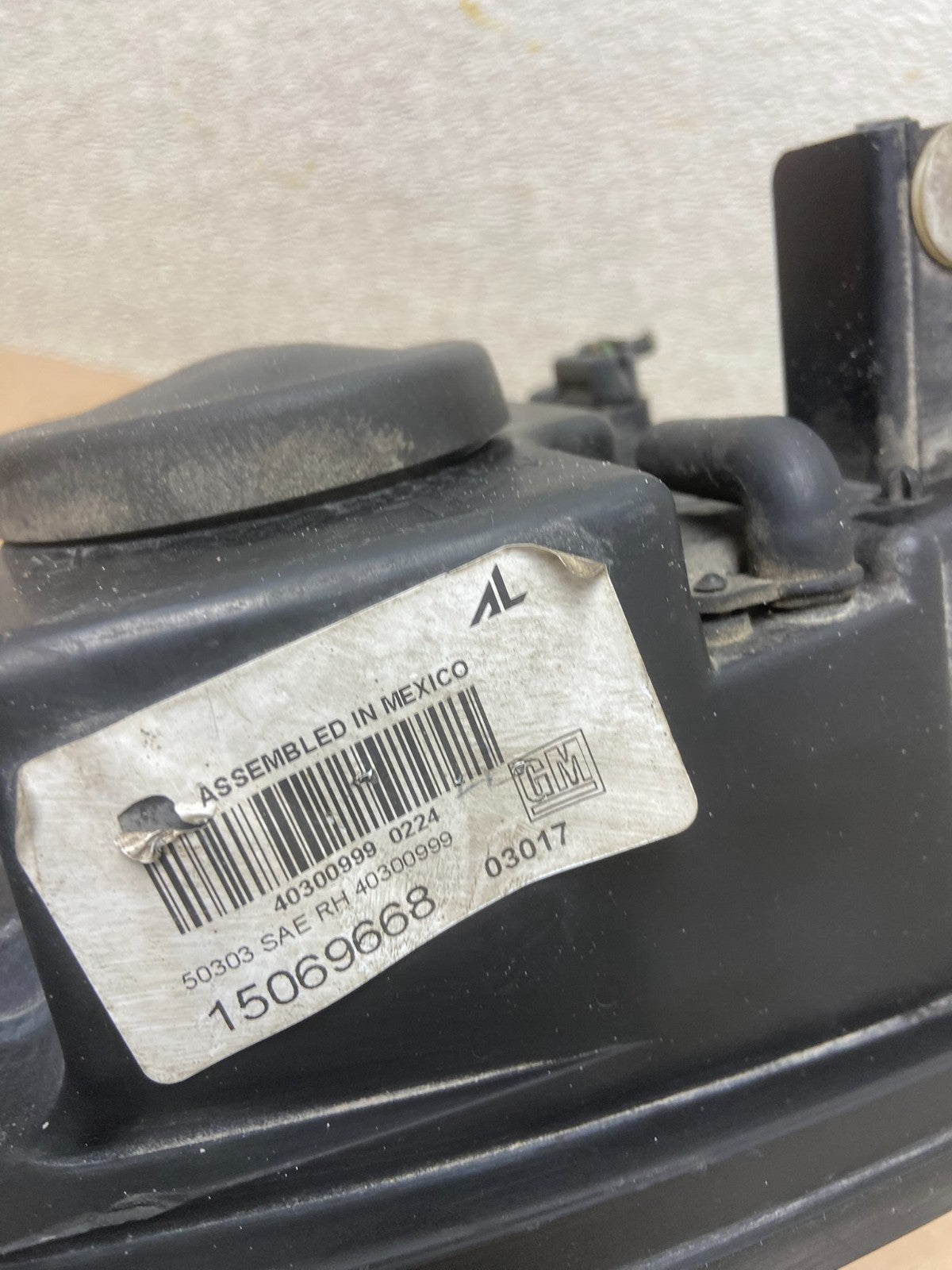 2002 to 2009 Gmc Envoy Right Passenger RH Side Headlight Halogen AA0567 DW10
