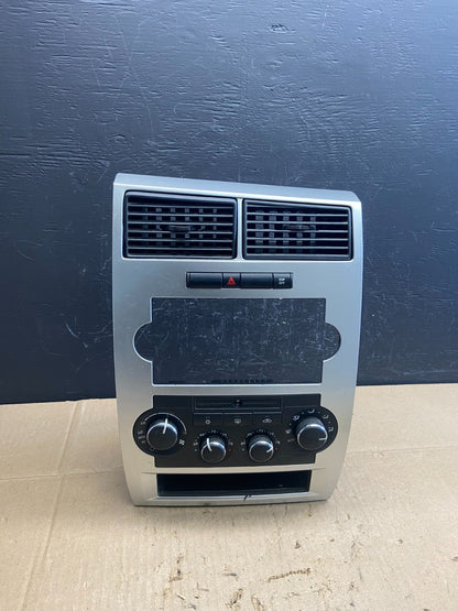 2005 - 2007 Dodge Charger Dash Climate Temperature Control Radio Bezel AB9698 DG0