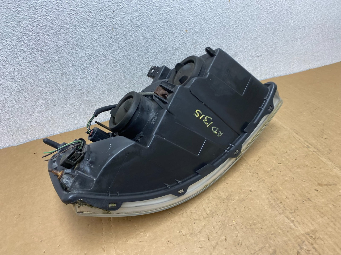 2003 - 2006 Ford Expedition Left Driver LH Side Headlight Halogen AD1315 DW7