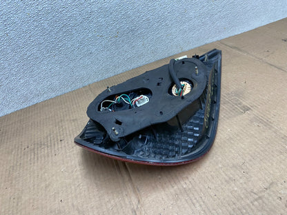 2002 2003 2004 Toyota Camry Tail Light Right Passenger Rh Side OEM AA5394 DW4