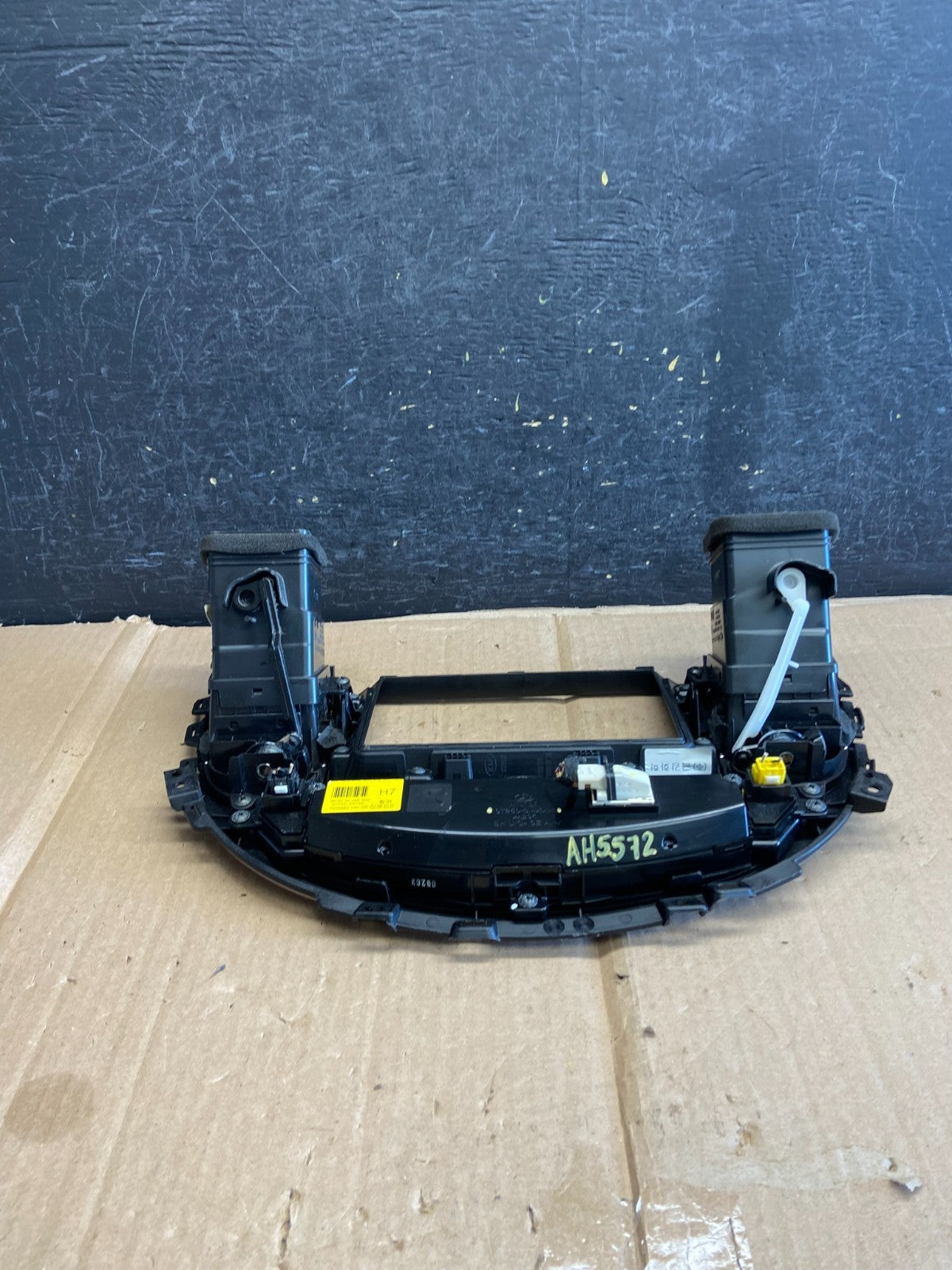 2009 to 2014 Hyundai Genesis A/C Heater Temperature Climate Control AH5572 DW4