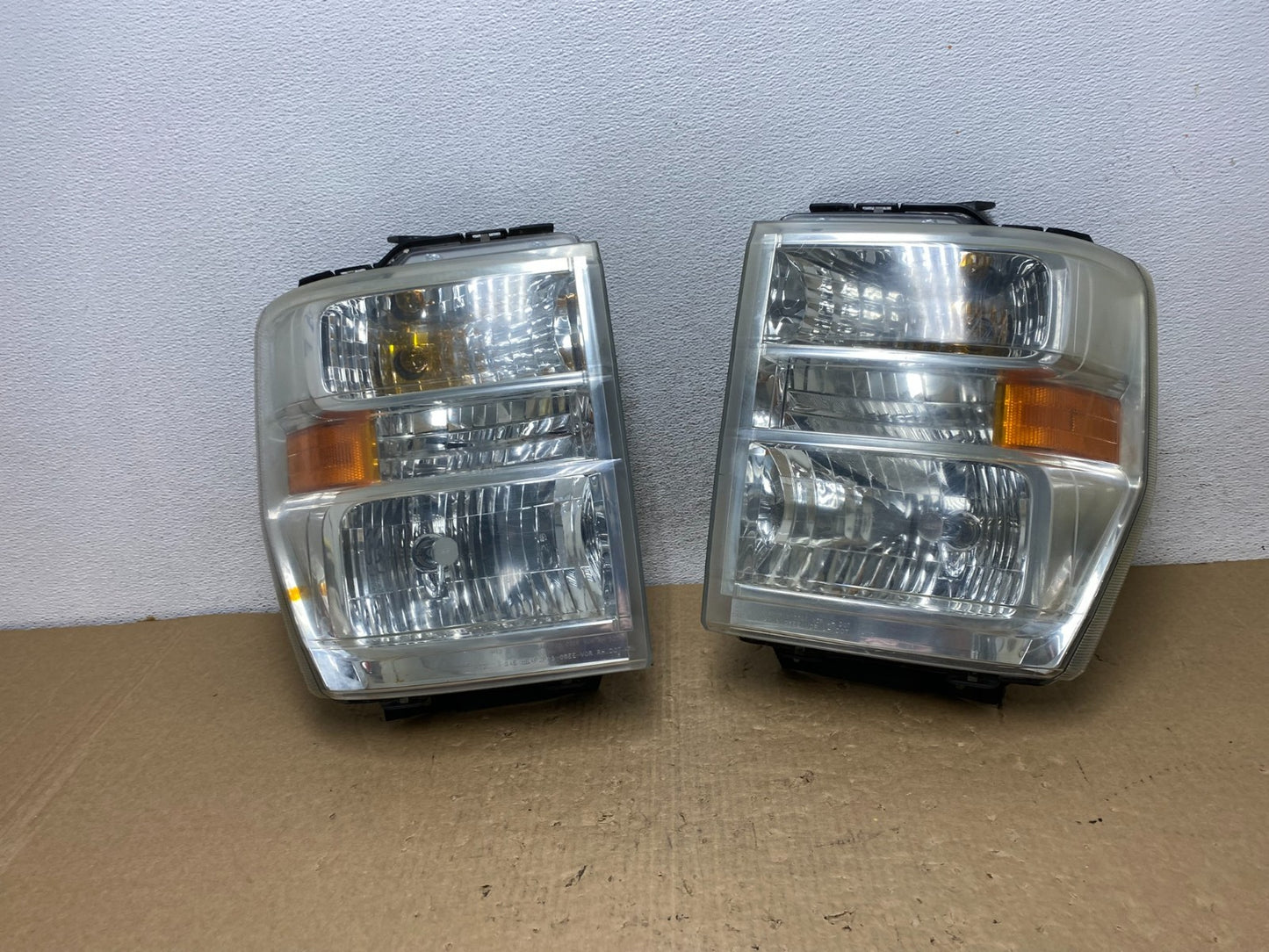2008-2014 Ford Econoline E150 E250 E350 Left+Right Headlights AF7933 DW0