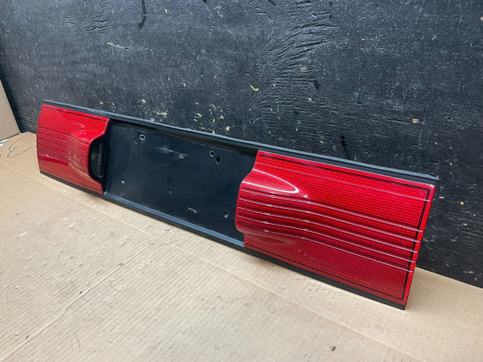 1992 to 1995 Mazda Protege Center Tail Light Tail Panel Y1760 PS2