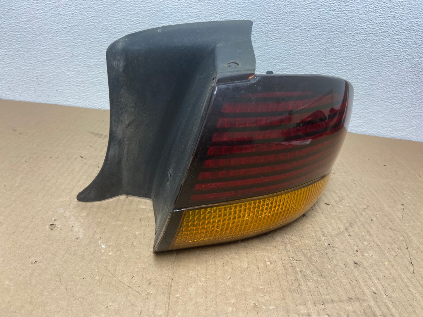 1996 to 1999 Pontiac Bonneville Right Passenger RH Side Tail Light OEM AB8290 LK2