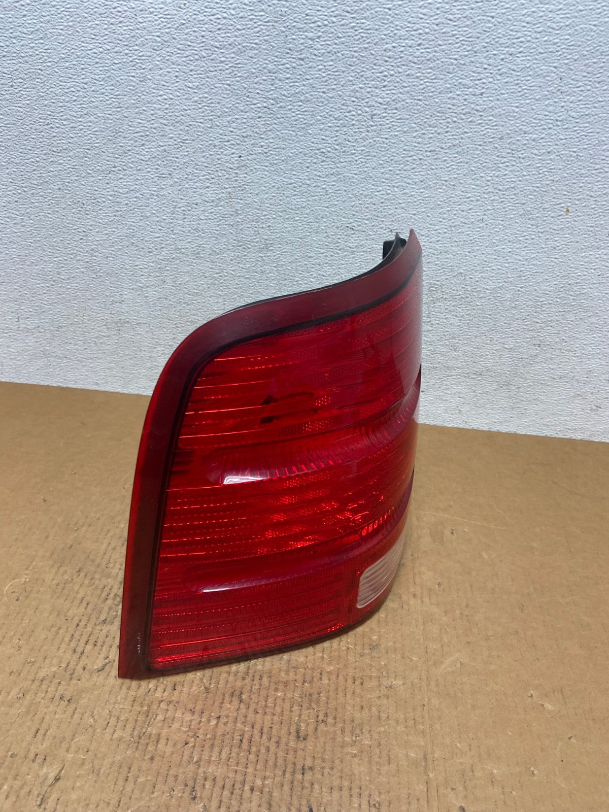 2002 to 2005 Ford Explorer Left Driver Lh Side Tail light AE0469 LK2