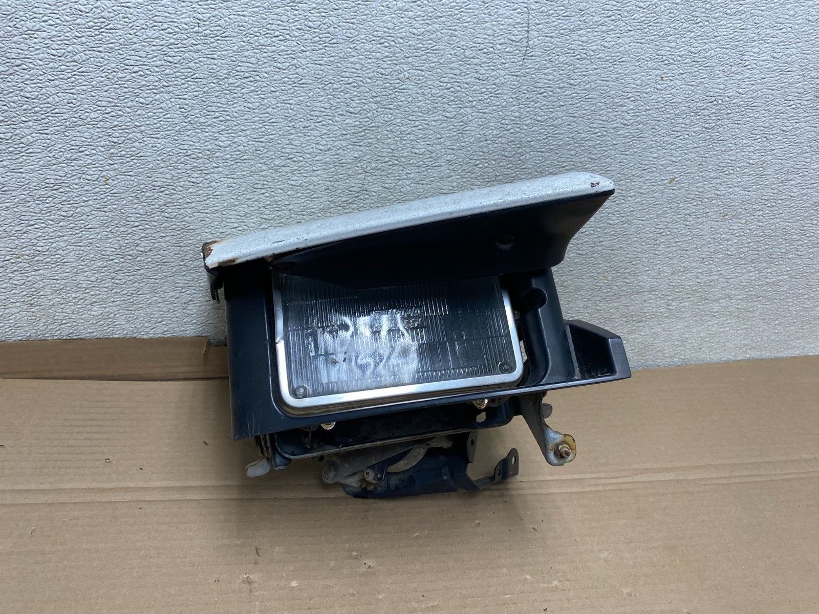 1990 1991 Mitsubishi Eclipse Right Passenger RH Headlight U0705 DG0
