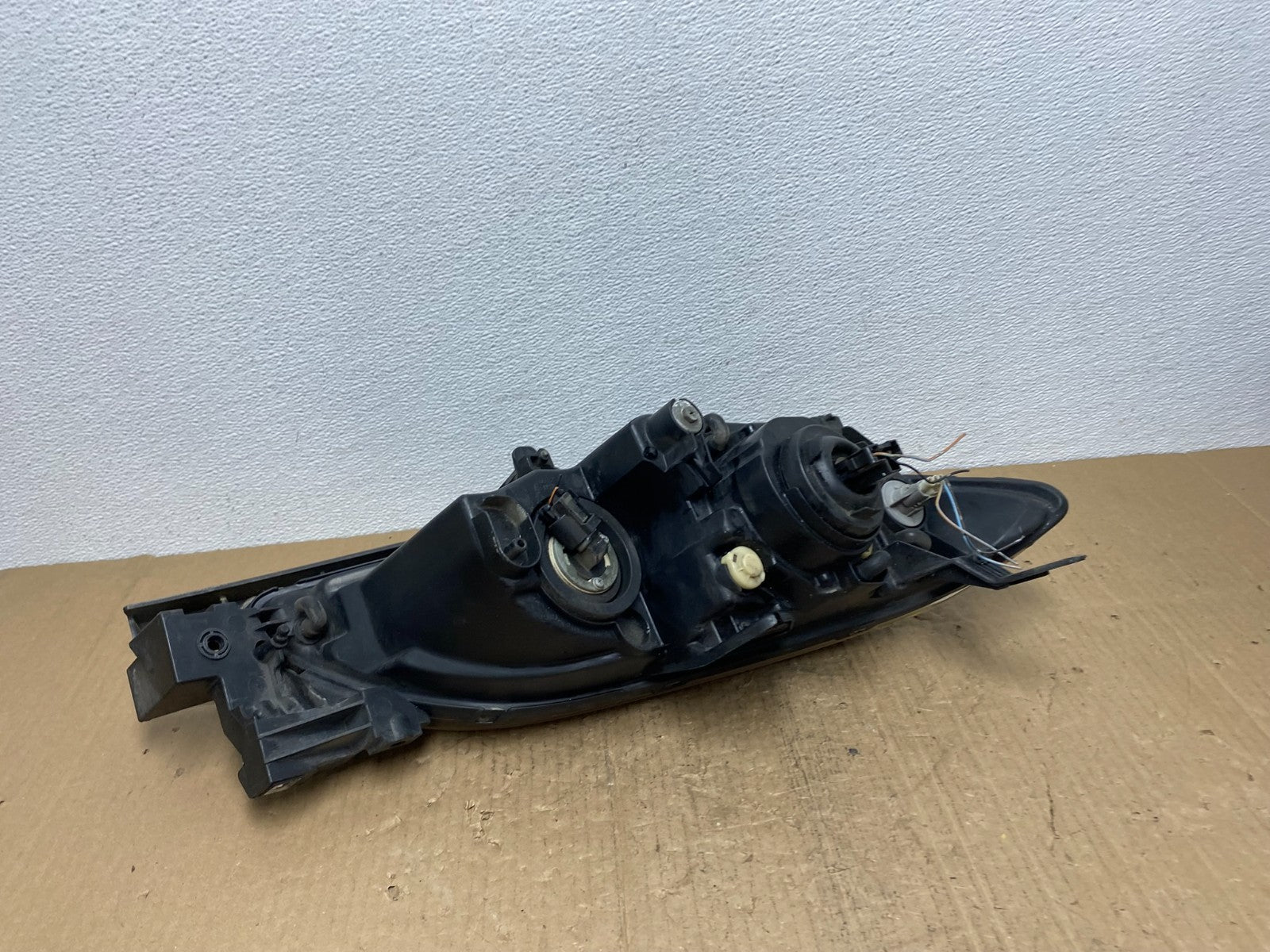 2004 to 2009 Mazda 3 Sedan Left Driver LH Side Headlight AB8454 DW5
