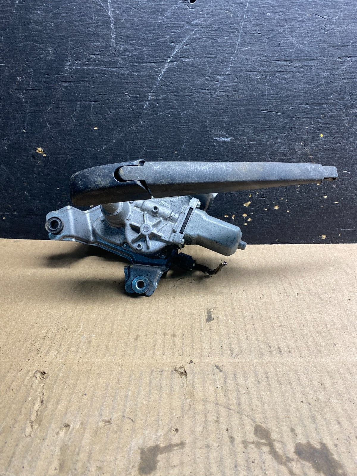 2014-2021 Dodge Durango  Tailgate Back Door Rear Wiper Motor Wiper z4837 DG0