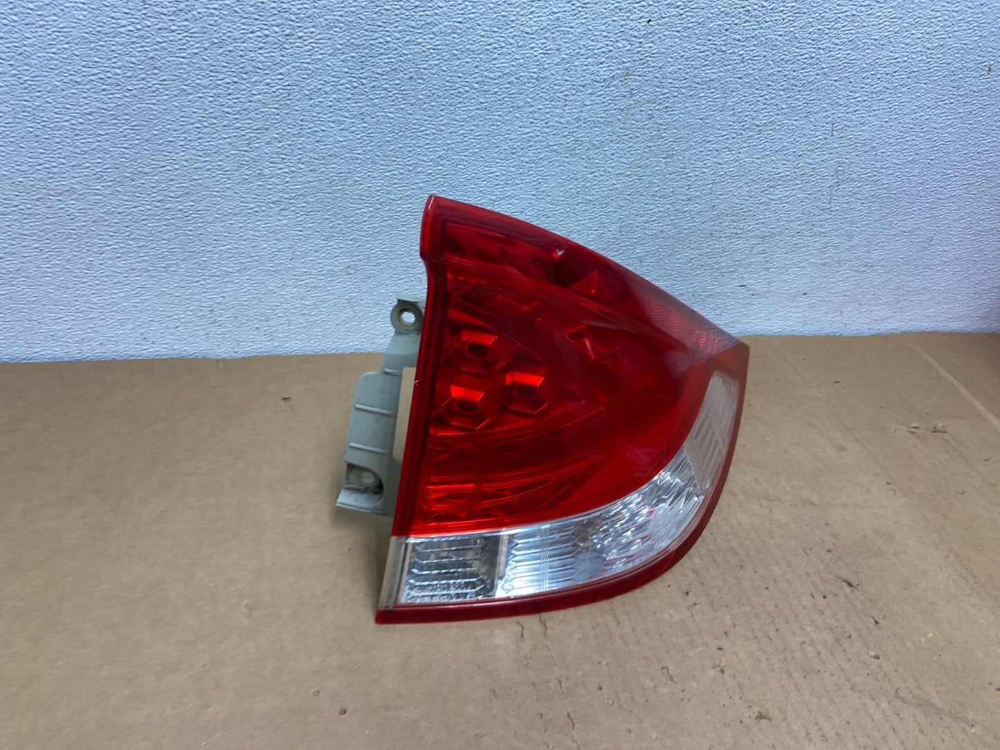 2010-2011 Honda Insight Right Passenger RH Side Tail Light AC8514 DW2