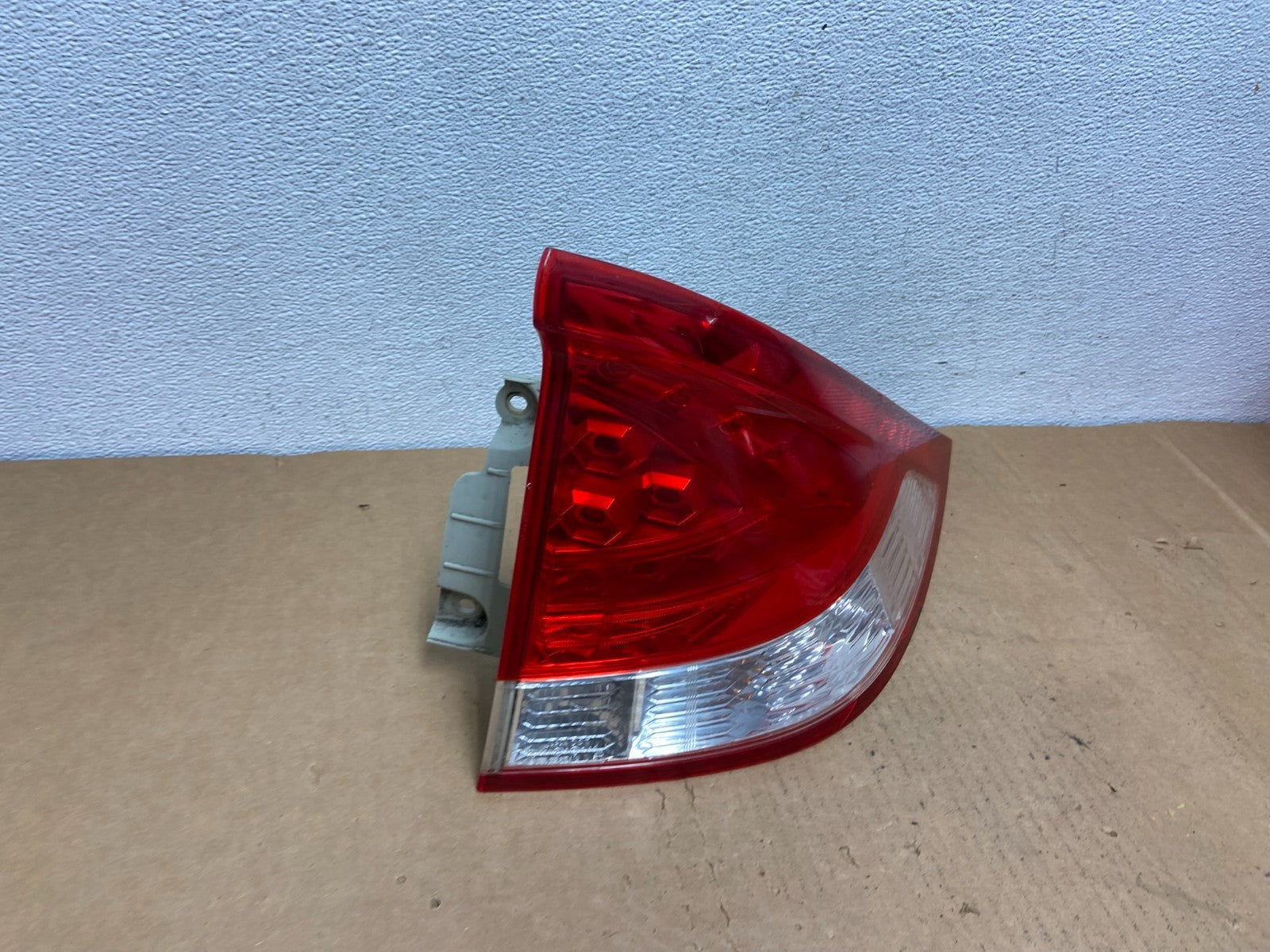 2010-2011 Honda Insight Right Passenger RH Side Tail Light AC8514 DW2
