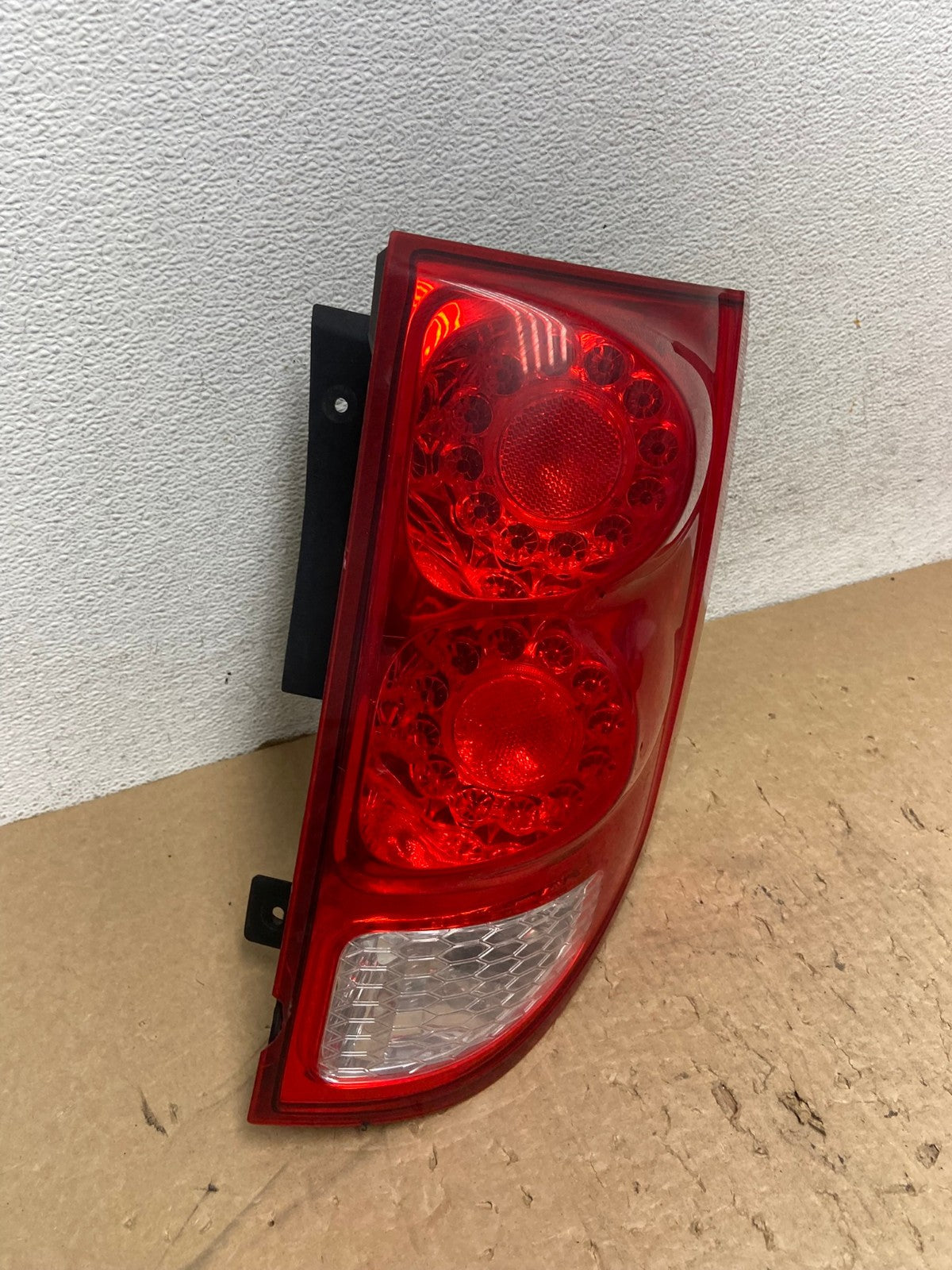 2011 - 2018 Dodge Grand Caravan Right Passenger RH Tail Light Led AG1337 LK2