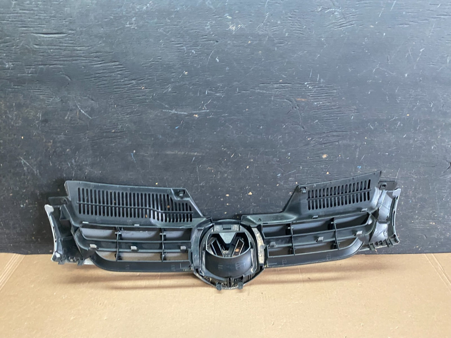 2004 to 2009 Volkswagen Golf MK5 Front Bumper Grill Grille 1k0853655 P5881 DG9
