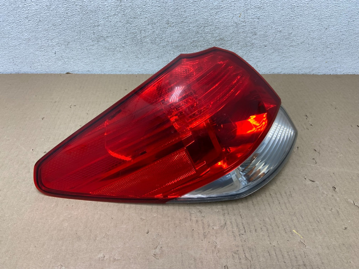 2010-2014 Subaru Outback Wagon Left Driver Lh Side Tail Light AG5896 DW2