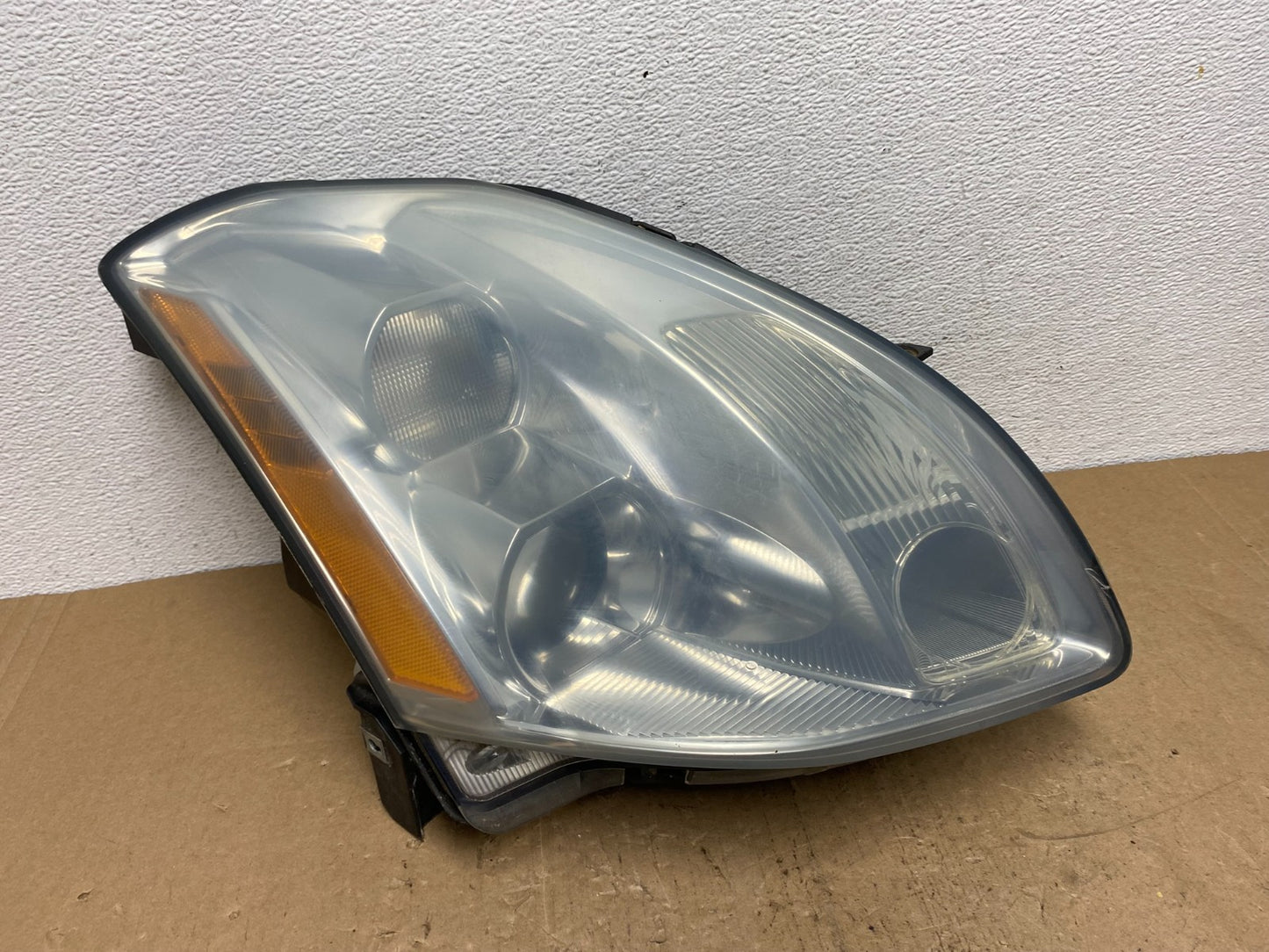 2004 2005 2006 Nissan Maxima Right Passenger Side Headlight Halogen AC5869 DW0