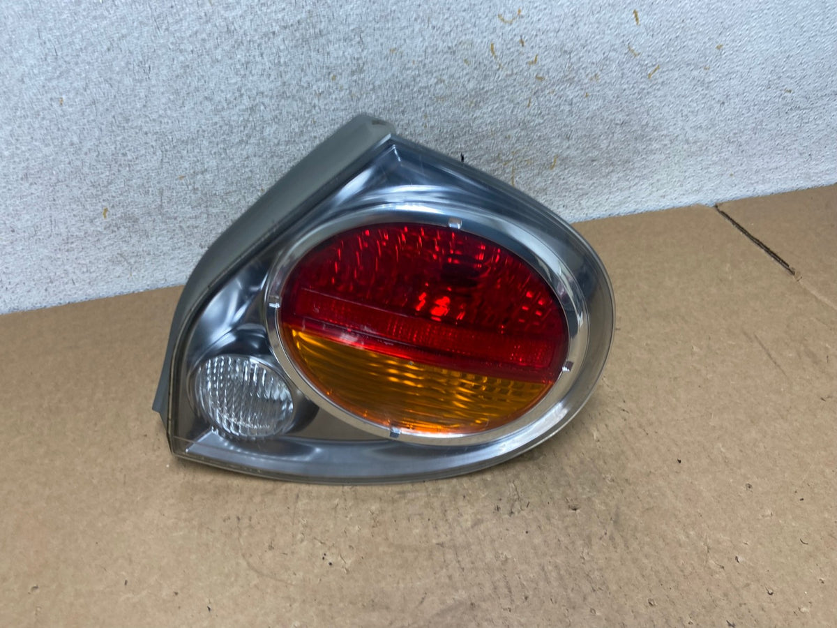 2002 2003 Nissan Maxima Right Passenger RH Side Tail Light AI3375 LK0