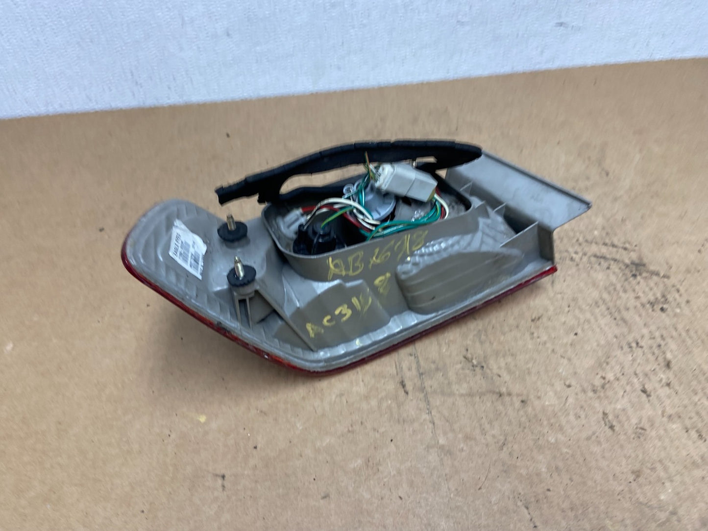 2000 to 2001 Toyota Camry Right Passenger Rh Tail Light OEM AC3158 DW5