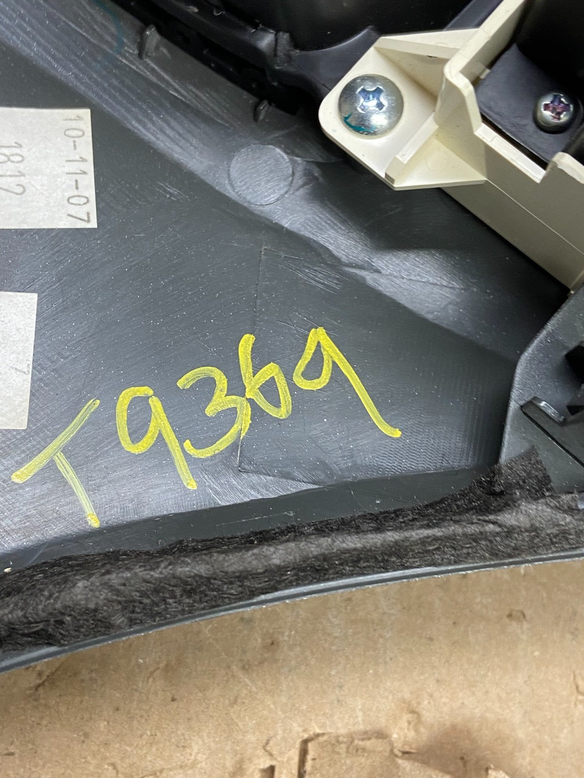 2005 to 2010 Honda Odyssey Radio Climate Control Dash Trim Bezel T9369 DG7