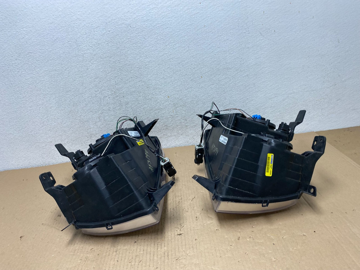 2005-2007 Jeep Grand Cherokee Left+Right Halogen Headlights TYC AF3194 DW10