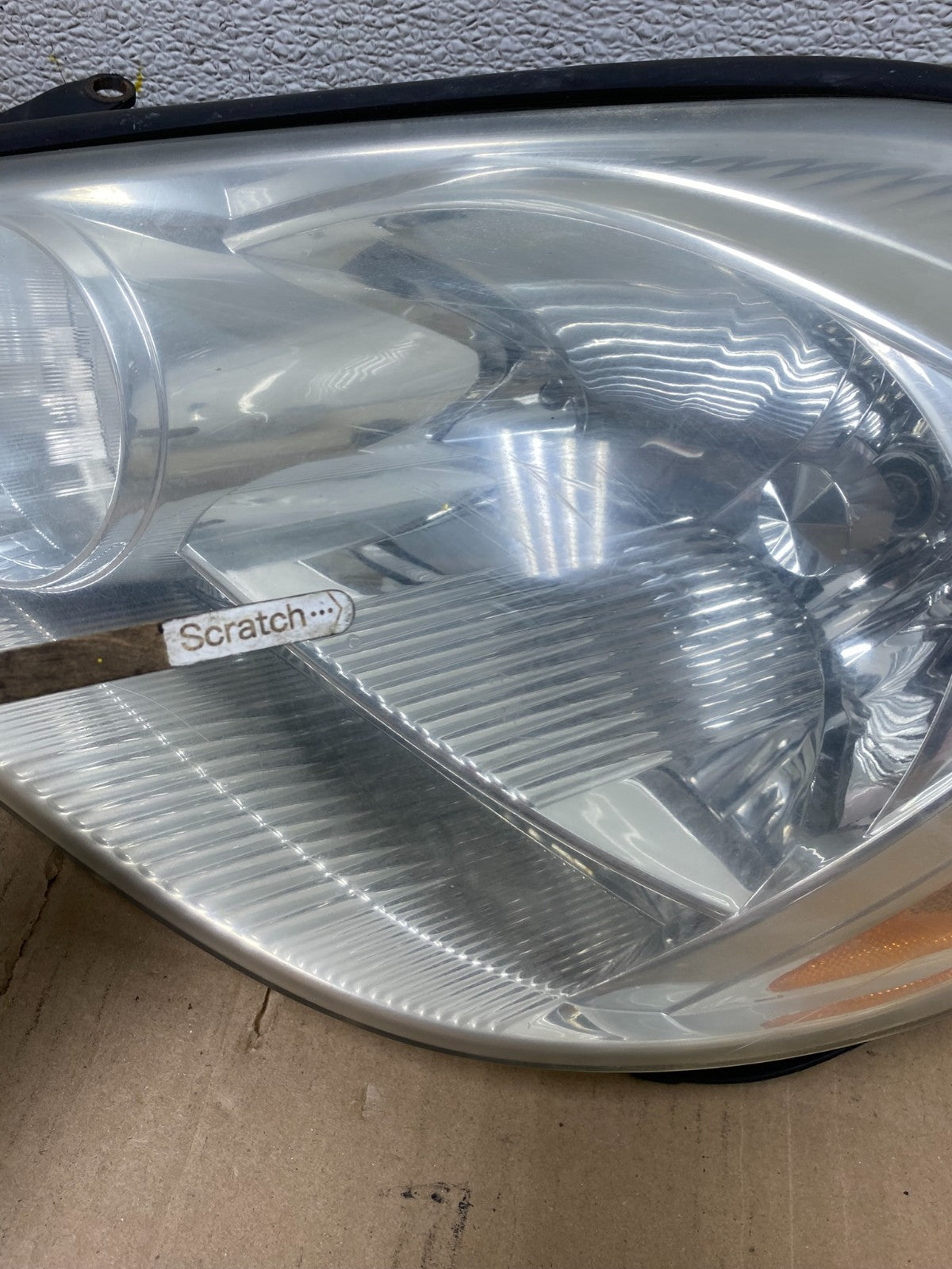 2004 2005 Toyota Sienna Left+Right Set Side Halogen Headlights R8192 DW4