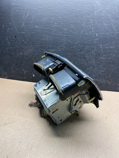 2002 to 2003 Lexus ES330 Es300 Radio Screen Receiver CD Air Vent AI7137 DG2