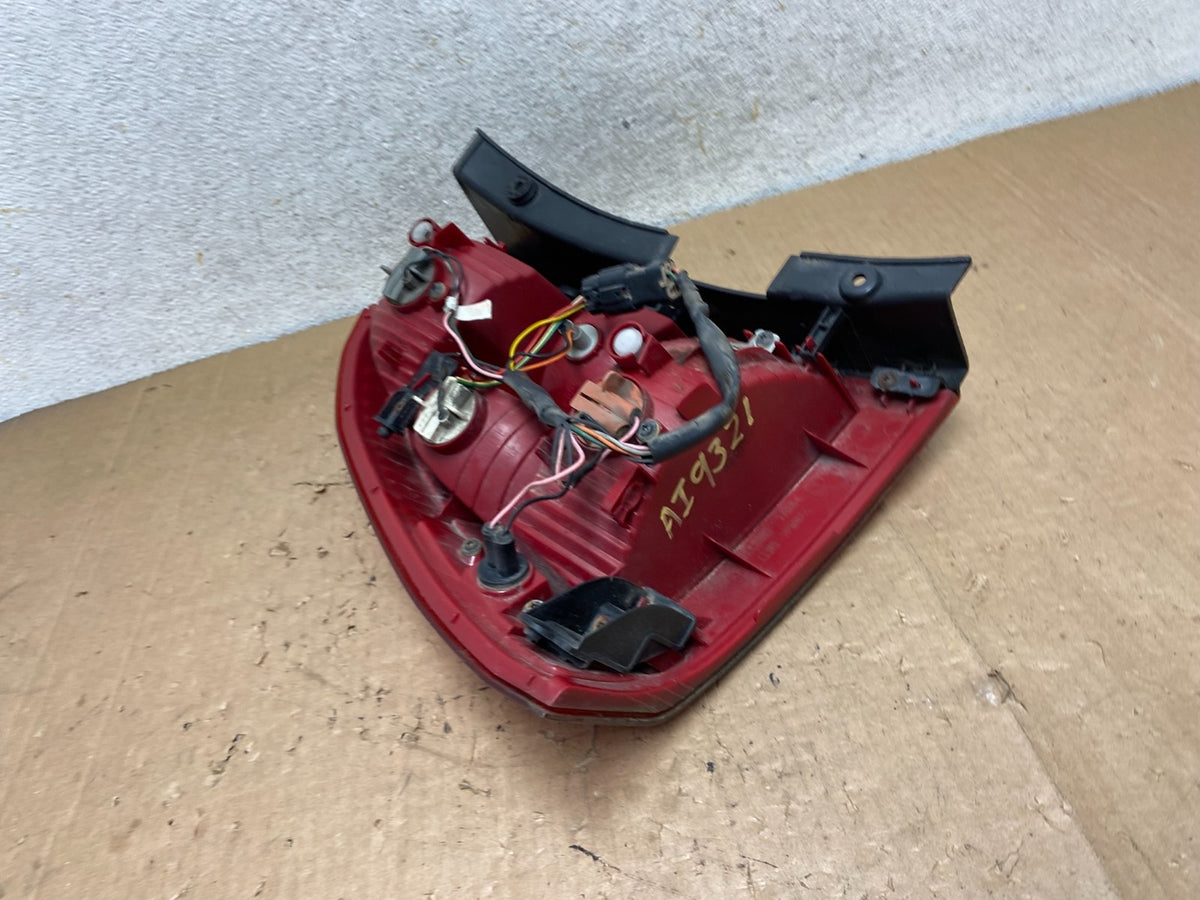 2009 to 2010 Kia Sportage Right Passenger RH Side Tail Light AI9321 DW7