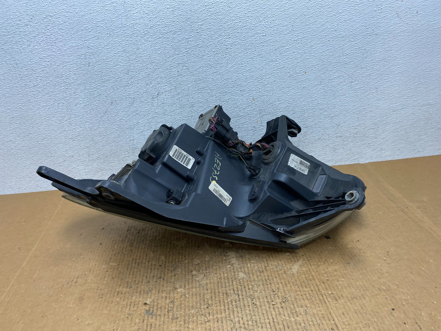 2008-2012 Buick Enclave Right Passenger Headlight Xenon Hid Two Ballast AE27555