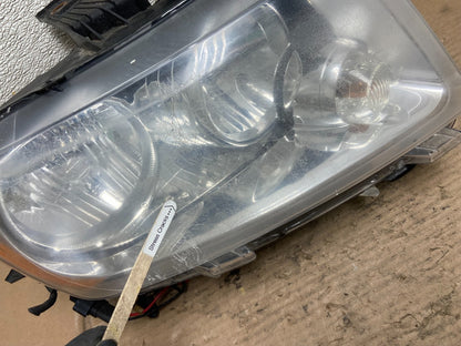 2011-2013 Jeep Grand Cherokee Right Passenger Halogen Headlight AA9699 DW4