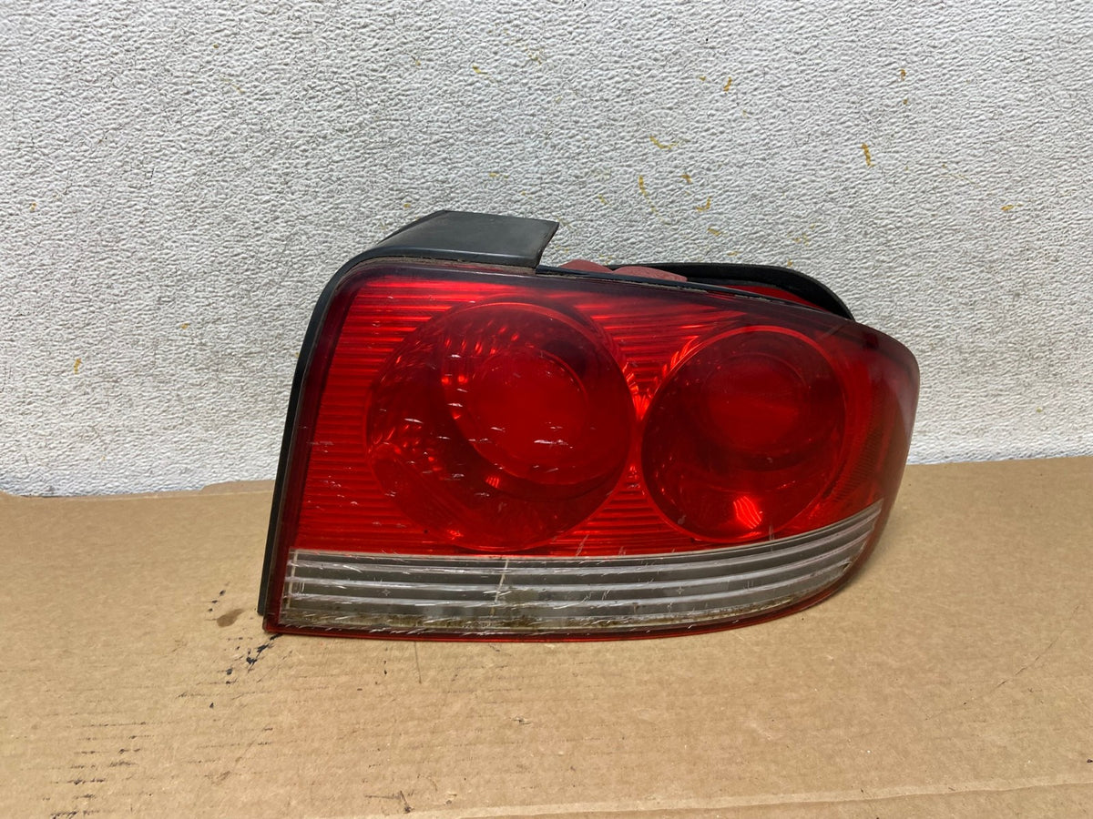 2002 - 2005 Hyundai Sonata Right Passenger RH Side Tail Light AH7768 LK0