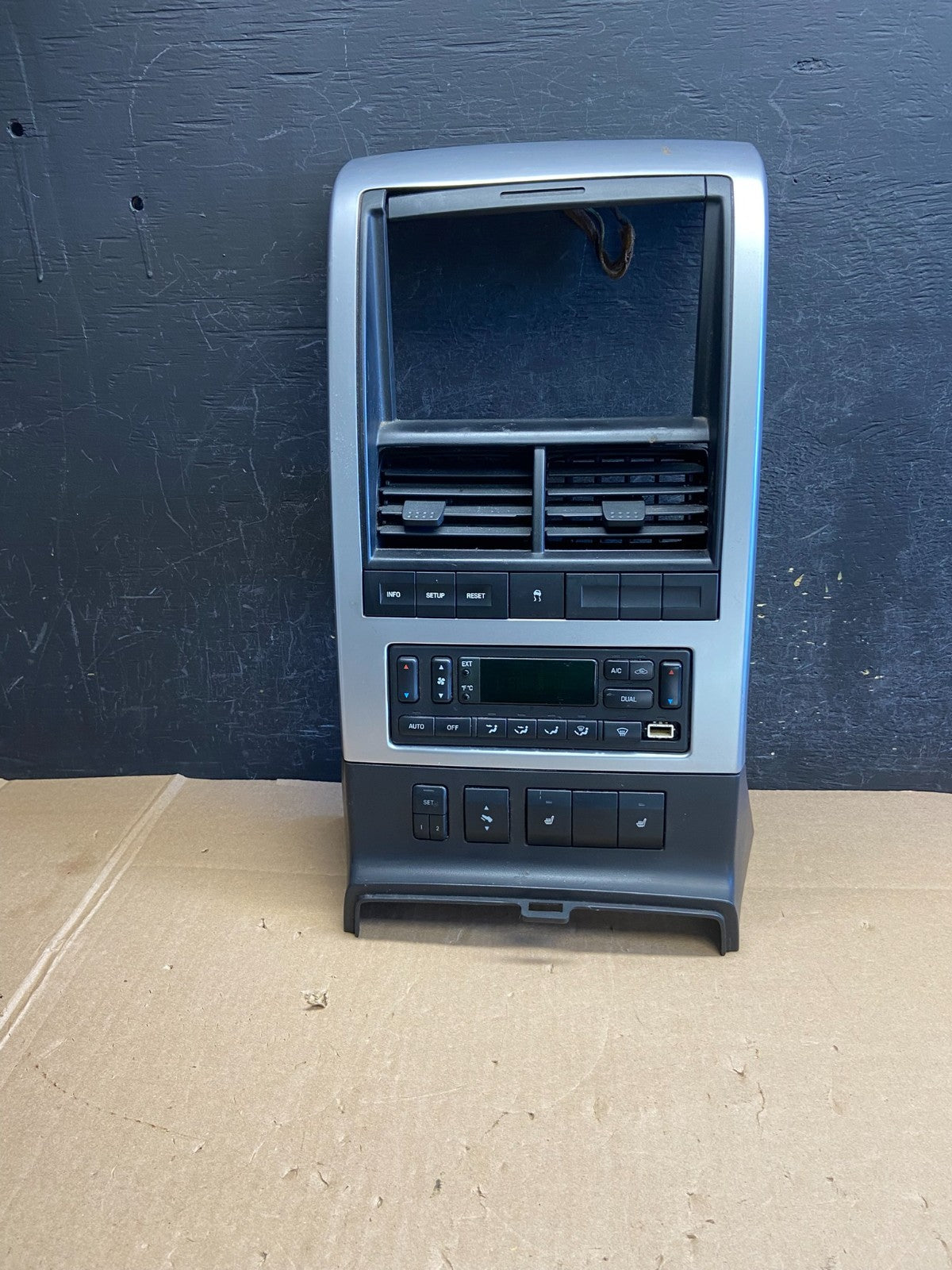 2006 - 2010 Ford Explorer Radio Heater Climate A/C Control Bezel Trim AI6326 DW0