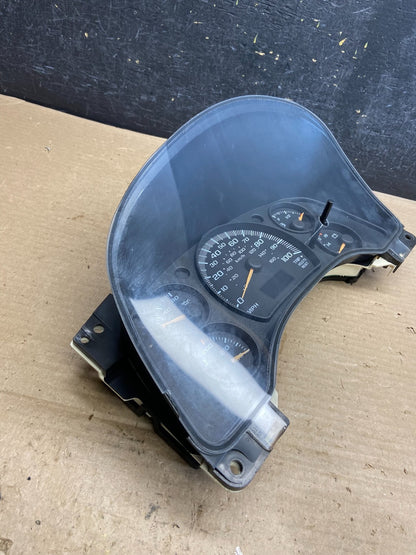 2004 to 2007 Chevrolet Express Speedometer Cluster Gauge AH3846 DG4