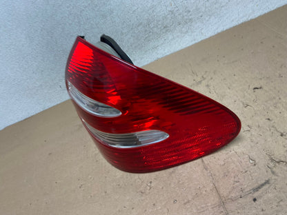 No Led 2003-2006 Mercedes E Class Sedan Right Passenger Tail Light AG5534 LK1