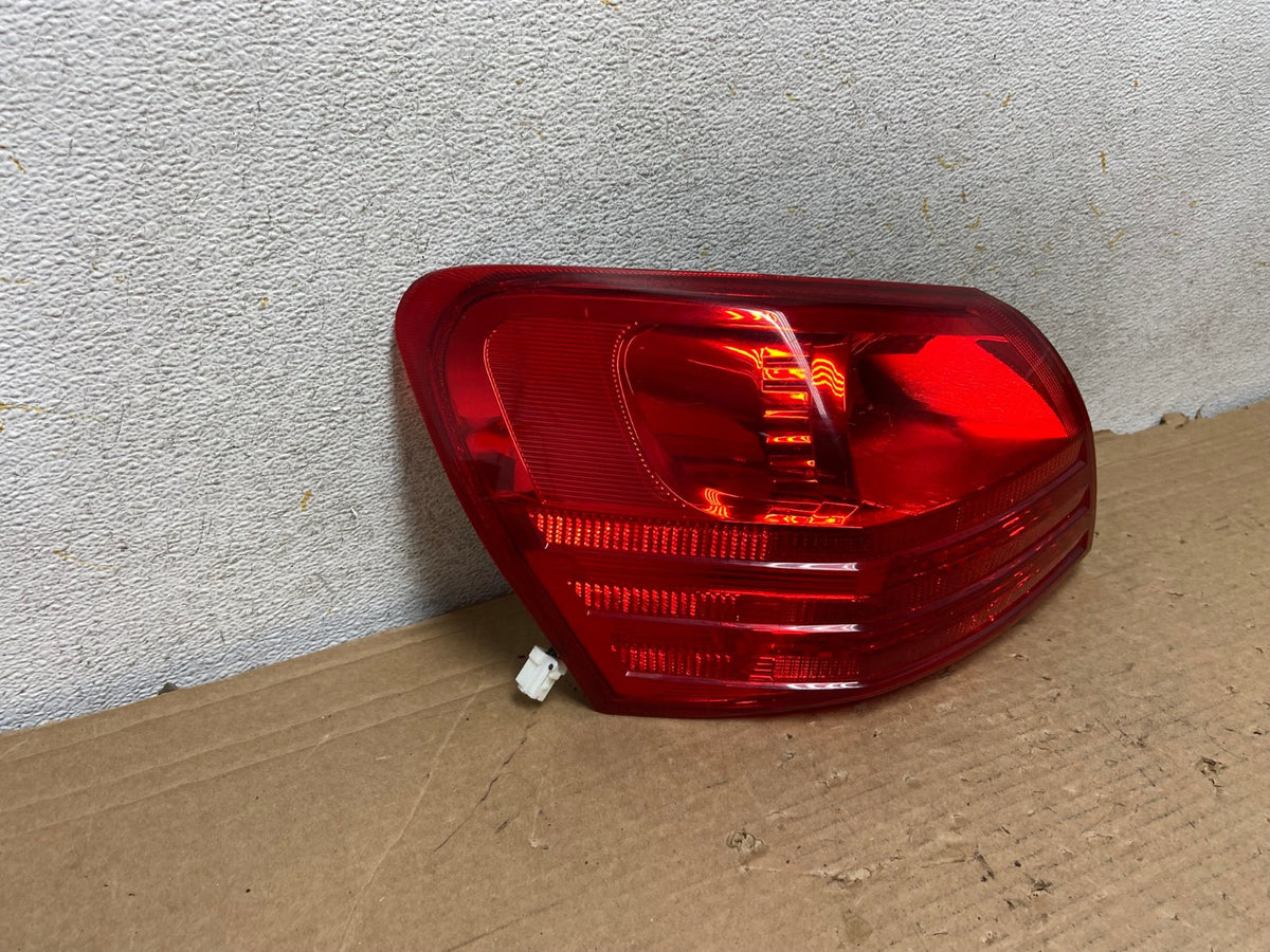 2008 to 2015 Nissan Rogue Left Driver Lh Side Tail Light AH8984 LK1