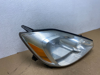 2004-2005 Toyota Sienna Right Passenger Xenon Headlight AG0553 DW2