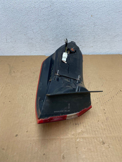 2010-2013 Mercedes-Benz E350 Right Passenger RH Side Tail Light AD0935 LK6