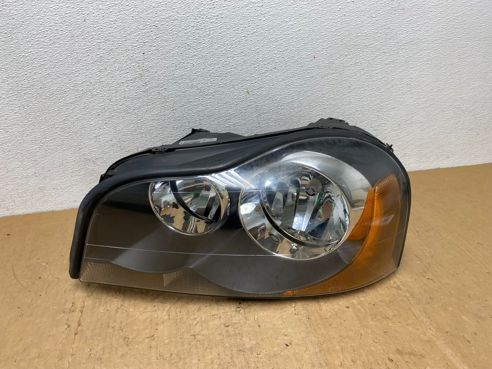 2003-2013 Volvo XC90 Left Driver LH Side Halogen Headlight AD0625 DW0