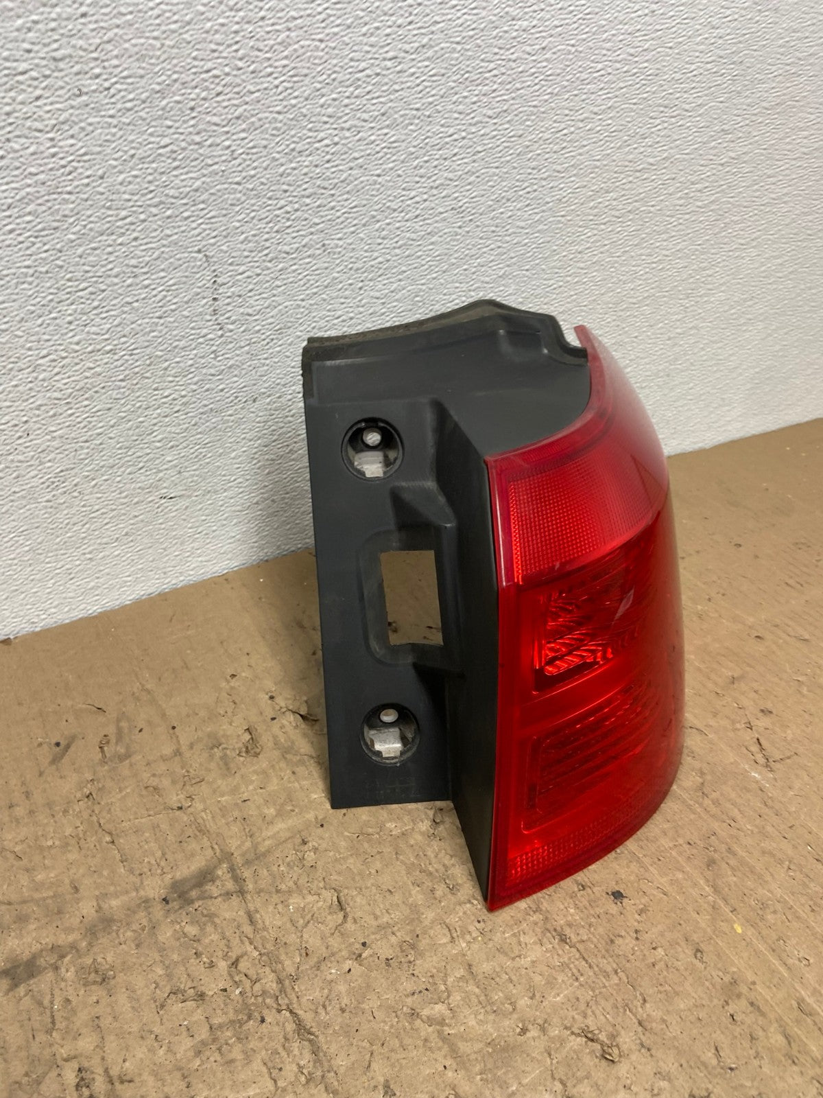 2010 to 2017 GMC Terrain Halogen Right Passenger Rh Side Tail Light AC0178 LK2