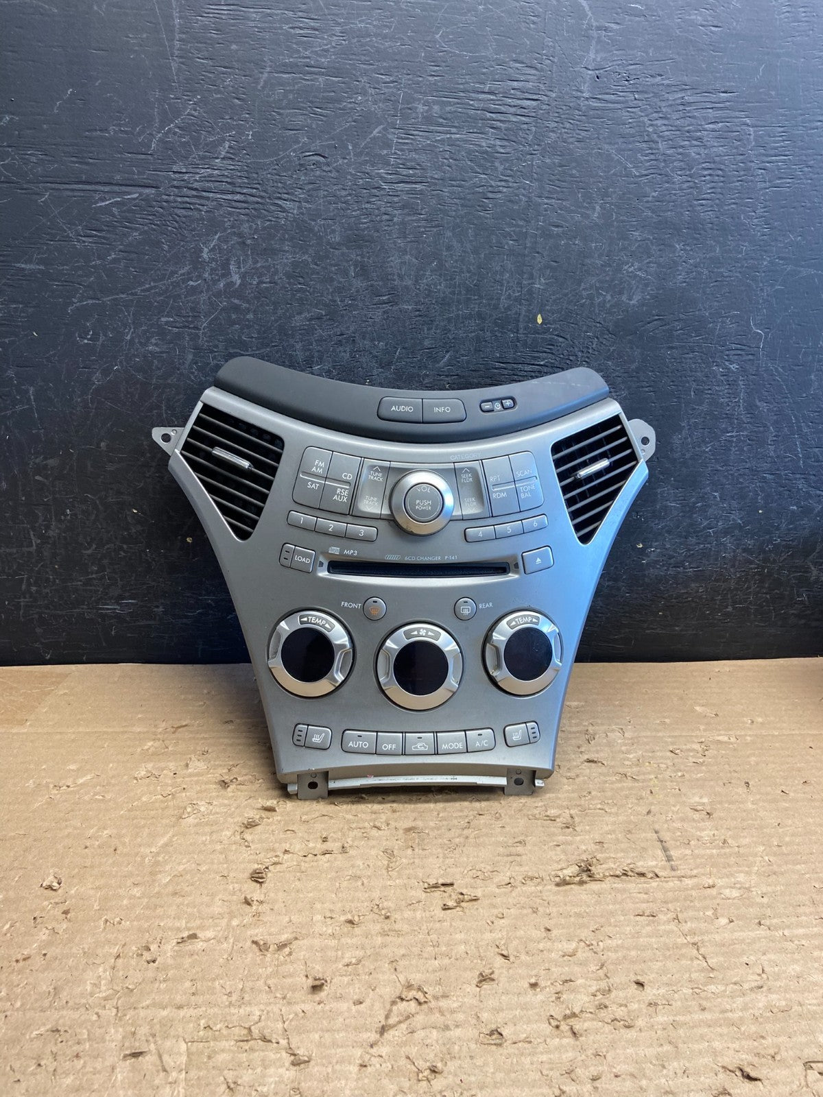 2006-2009 Subaru Tribeca Radio CD Player Climate Control Bezel Panel AG8749 DG0