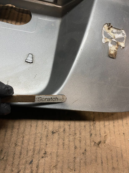 2000 2001 Infiniti I30 Rear Trunk Deck Lid Finish Panel License Plate Trim J73017