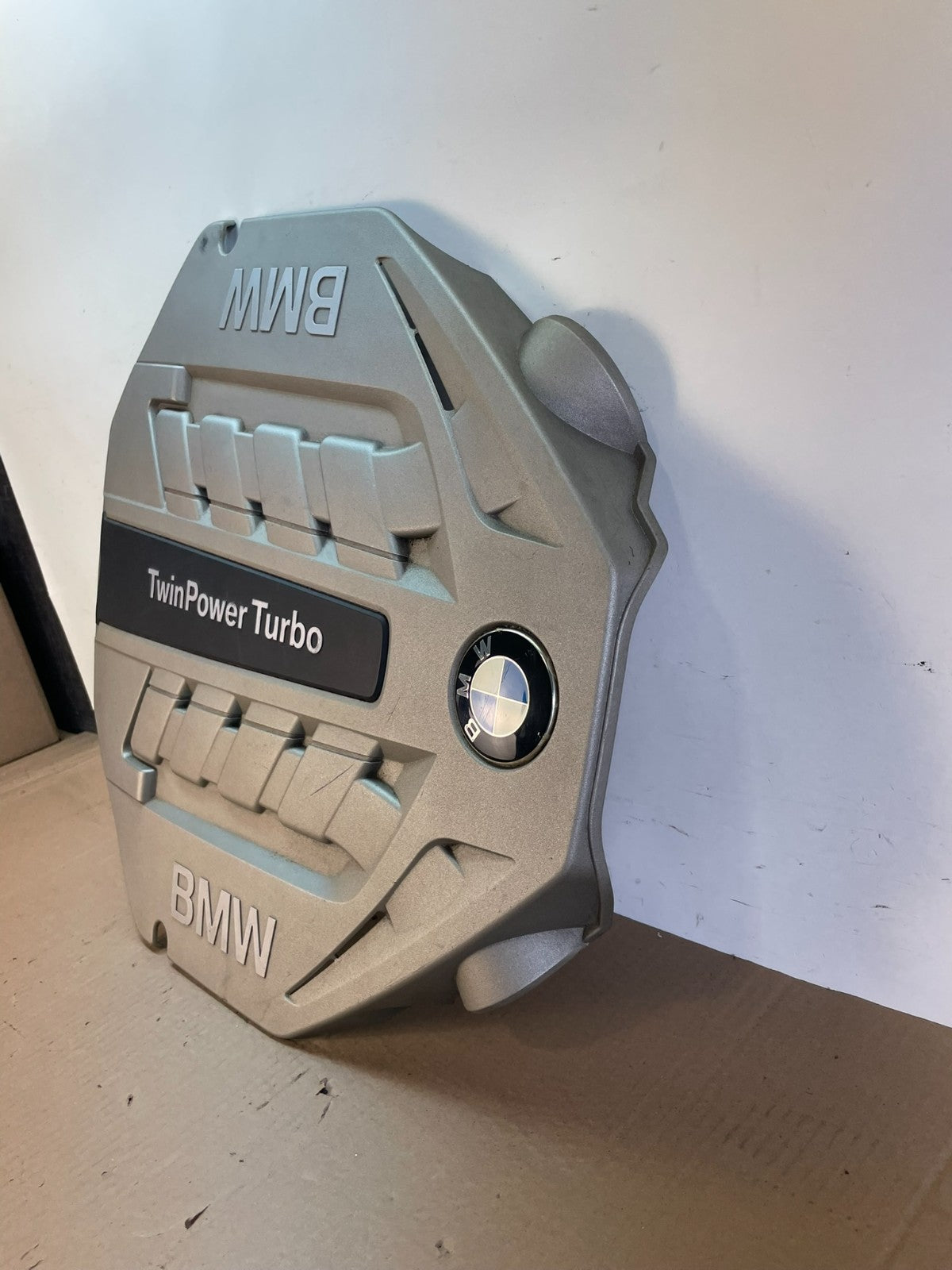 2009 to 2019 BMW 550i 650i 750i TwinPower Engine Cover Shield AH6516 DG1