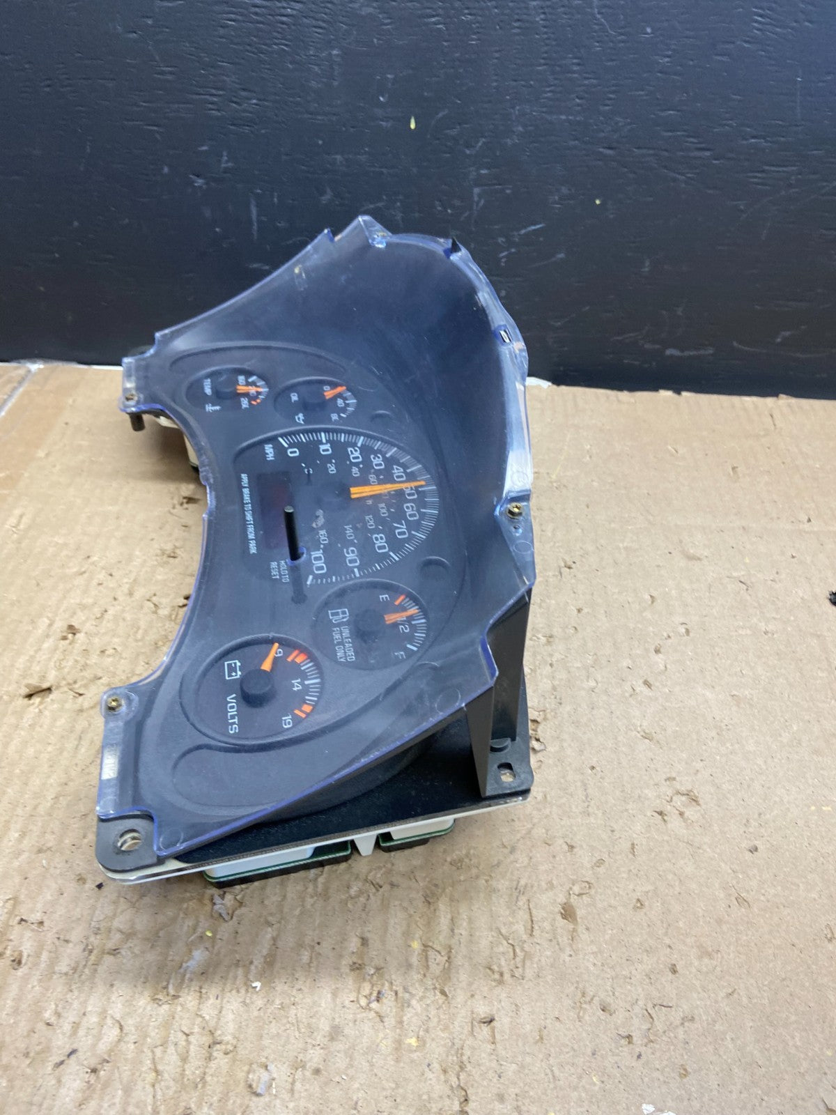 2001 to 2002 Chevrolet Express Speedometer Cluster Gauge OEM AB5769 DG3