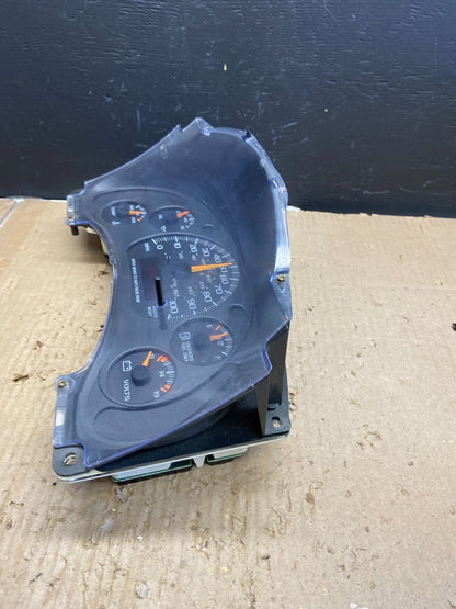 2001 to 2002 Chevrolet Express Speedometer Cluster Gauge OEM AB5769 DG3