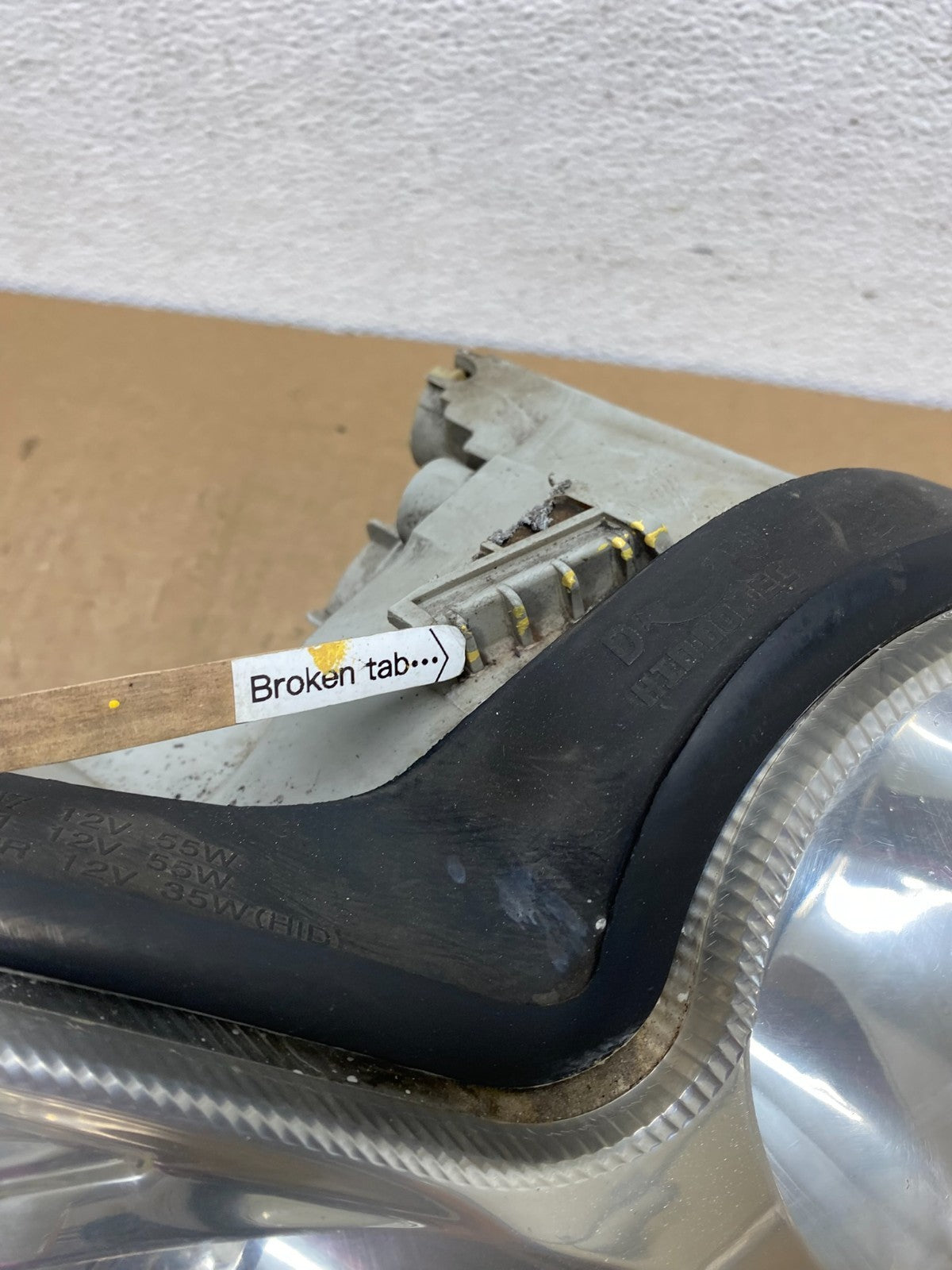2002-2005 Hyundai Sonata Right Passenger Headlight Halogen AC7250 DW5