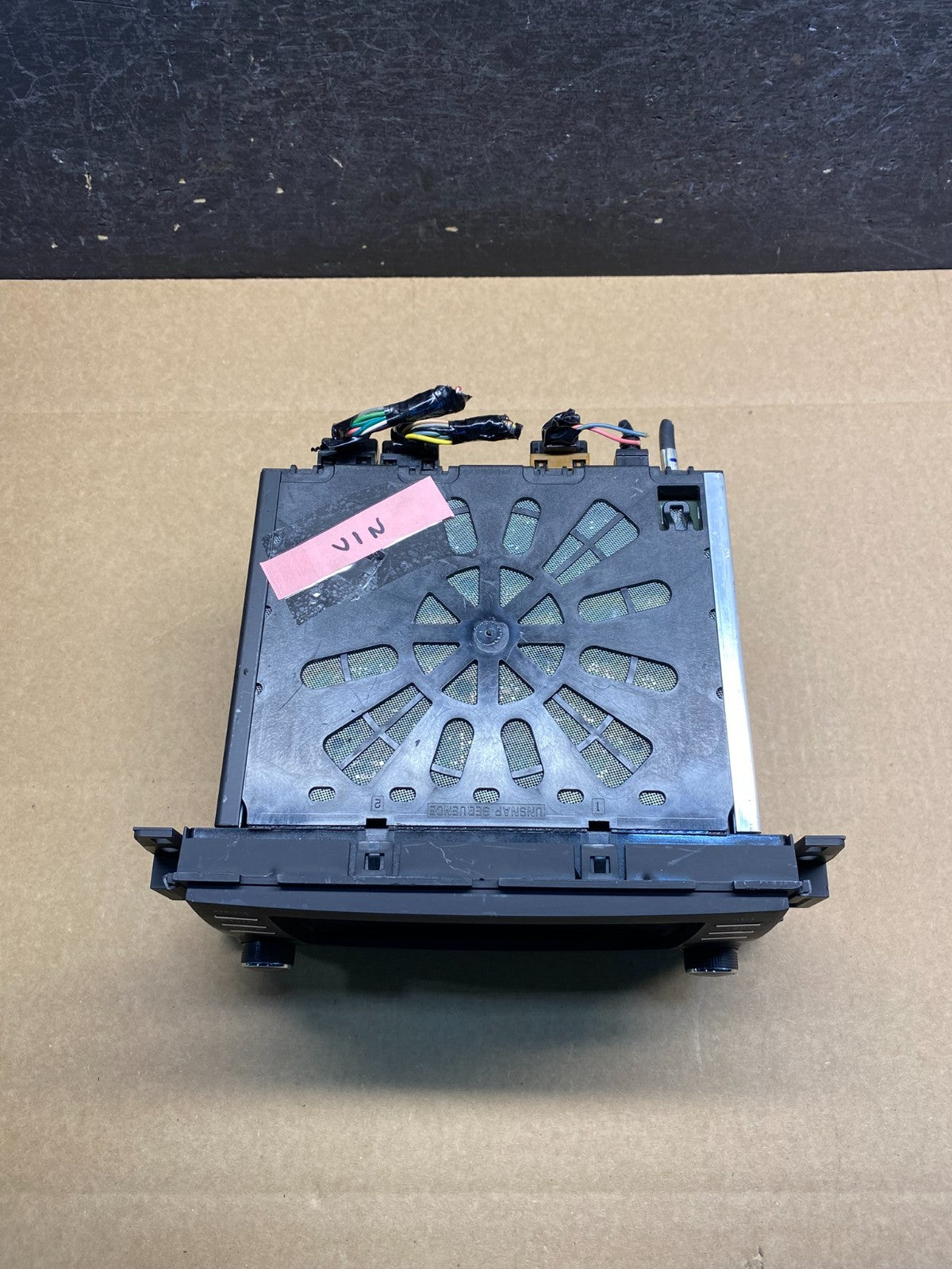 2015 2016 GMC Acadia Radio Display Screen AM/FM AUX AH1867 DG4