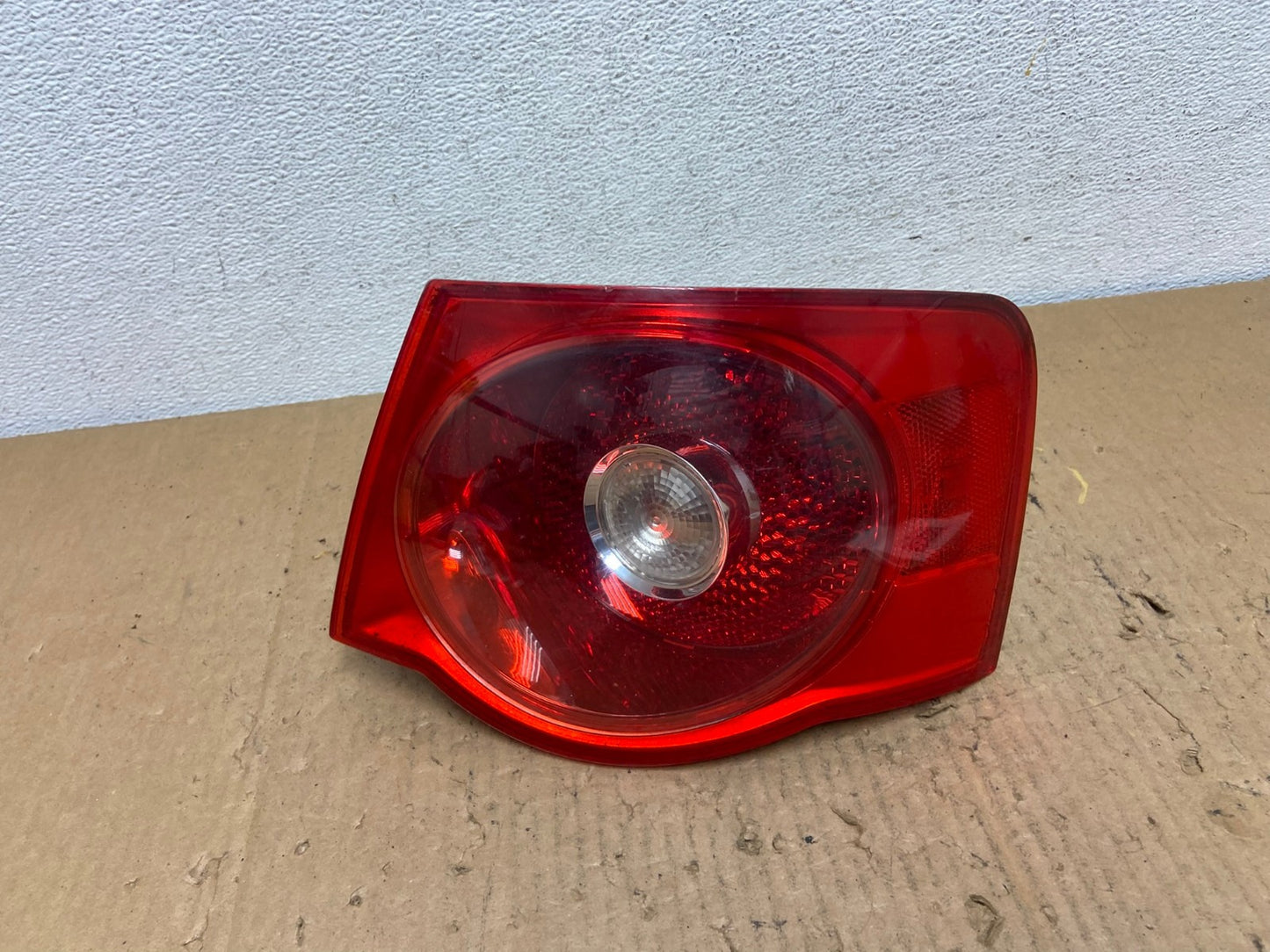 2005 2006 2007 Volkswagen Jetta Right Passenger Rh Side Tail Light AD2533 LK0