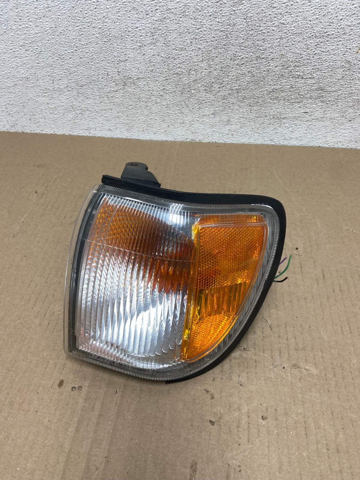 1999-2004 Nissan Pathfinder Front Left Driver Turn Signal AF5796 DW0