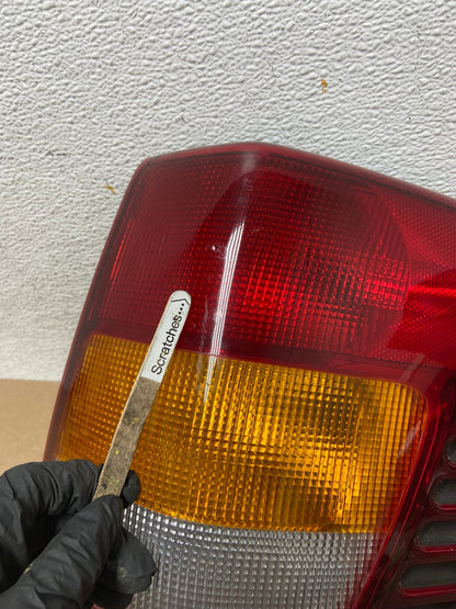 1999-2004 Jeep Grand Cherokee WJ Right Passenger Rh Tail Light AD6534 LK4