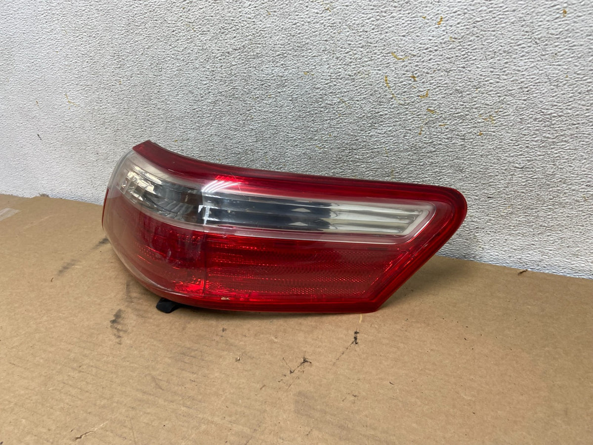 2007 2008 2009 Toyota Camry Right Passenger Side Tail Light AH4452 DW2