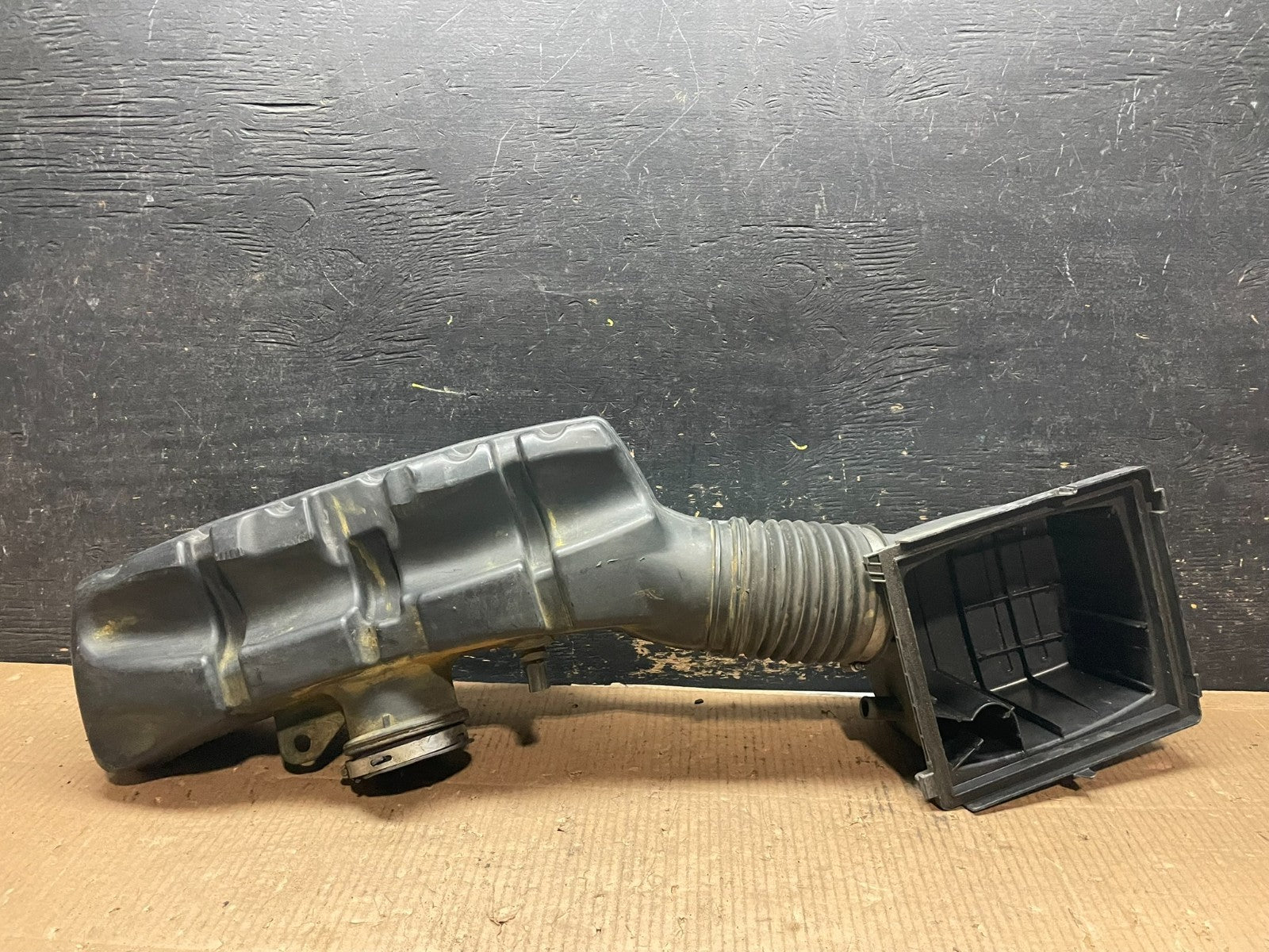 2011-2022 Jeep Grand Cherokee 5.7L V8 Air Cleaner Hose Tube OEM y6291 DG7
