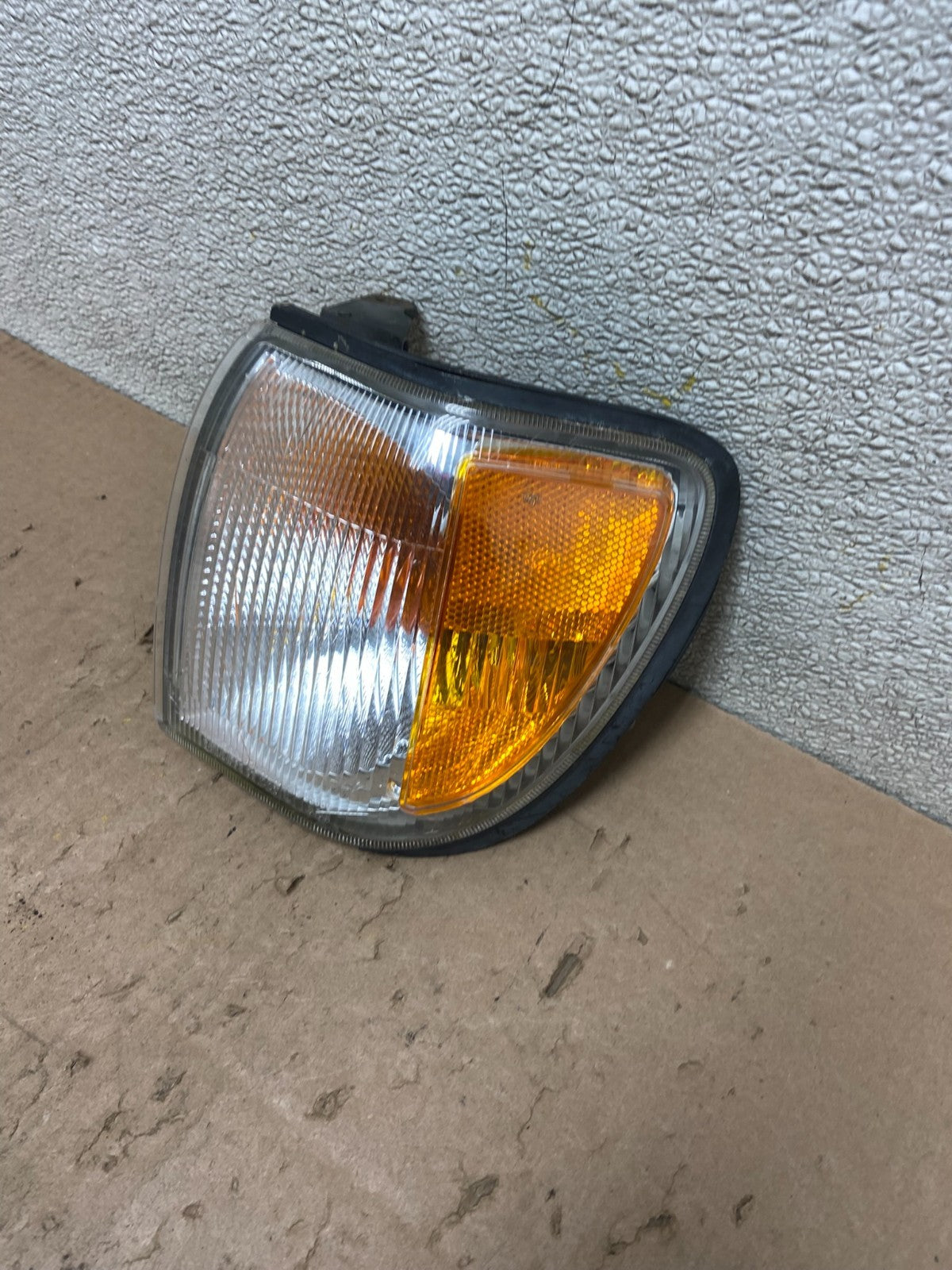 1999-2004 Nissan Pathfinder Front Left Driver Turn Signal Oem Y3023 DW1